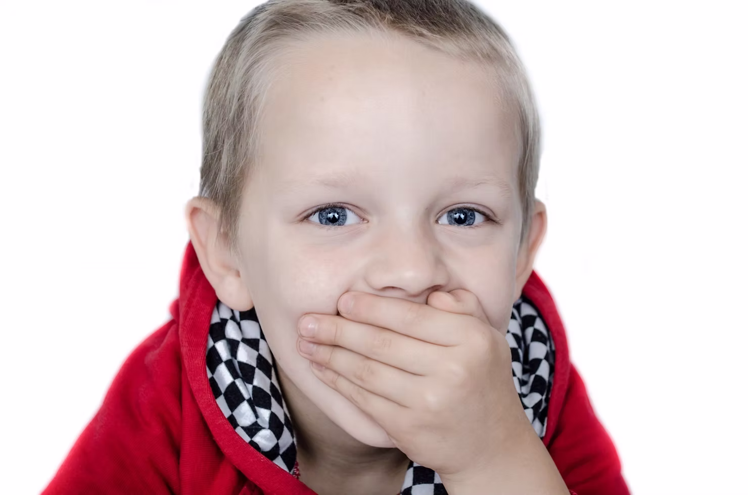 Enfant bilingue avec ses parents